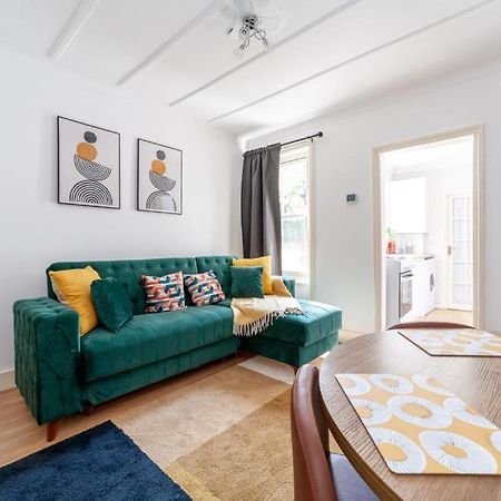 One Bedroom Flat In The Heart Of Brixton Londra Esterno foto