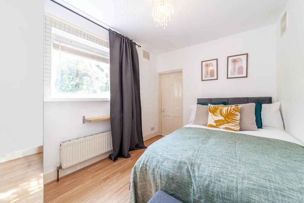 One Bedroom Flat In The Heart Of Brixton Londra Esterno foto