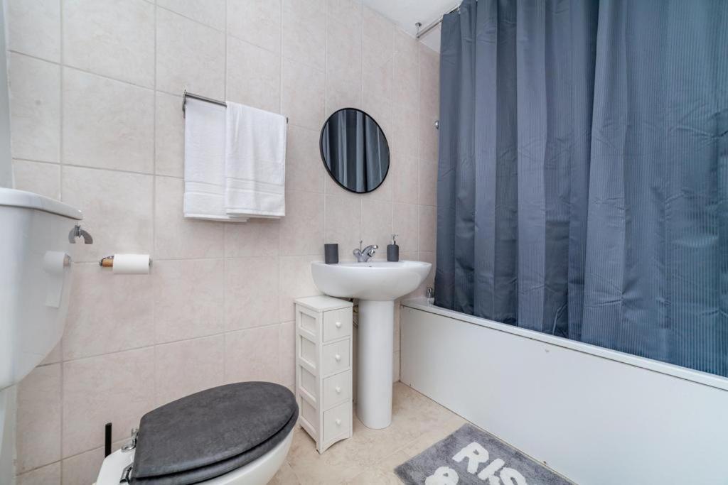 One Bedroom Flat In The Heart Of Brixton Londra Esterno foto
